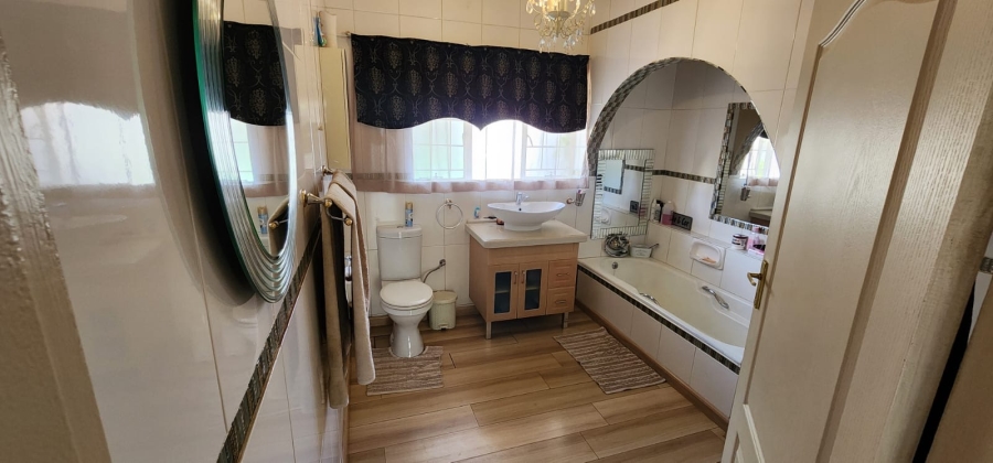 7 Bedroom Property for Sale in Flamwood North West